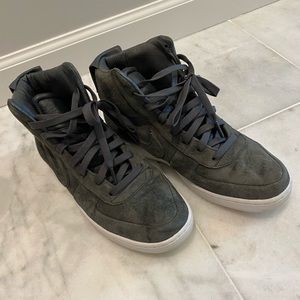 Men’s Nike sneakers